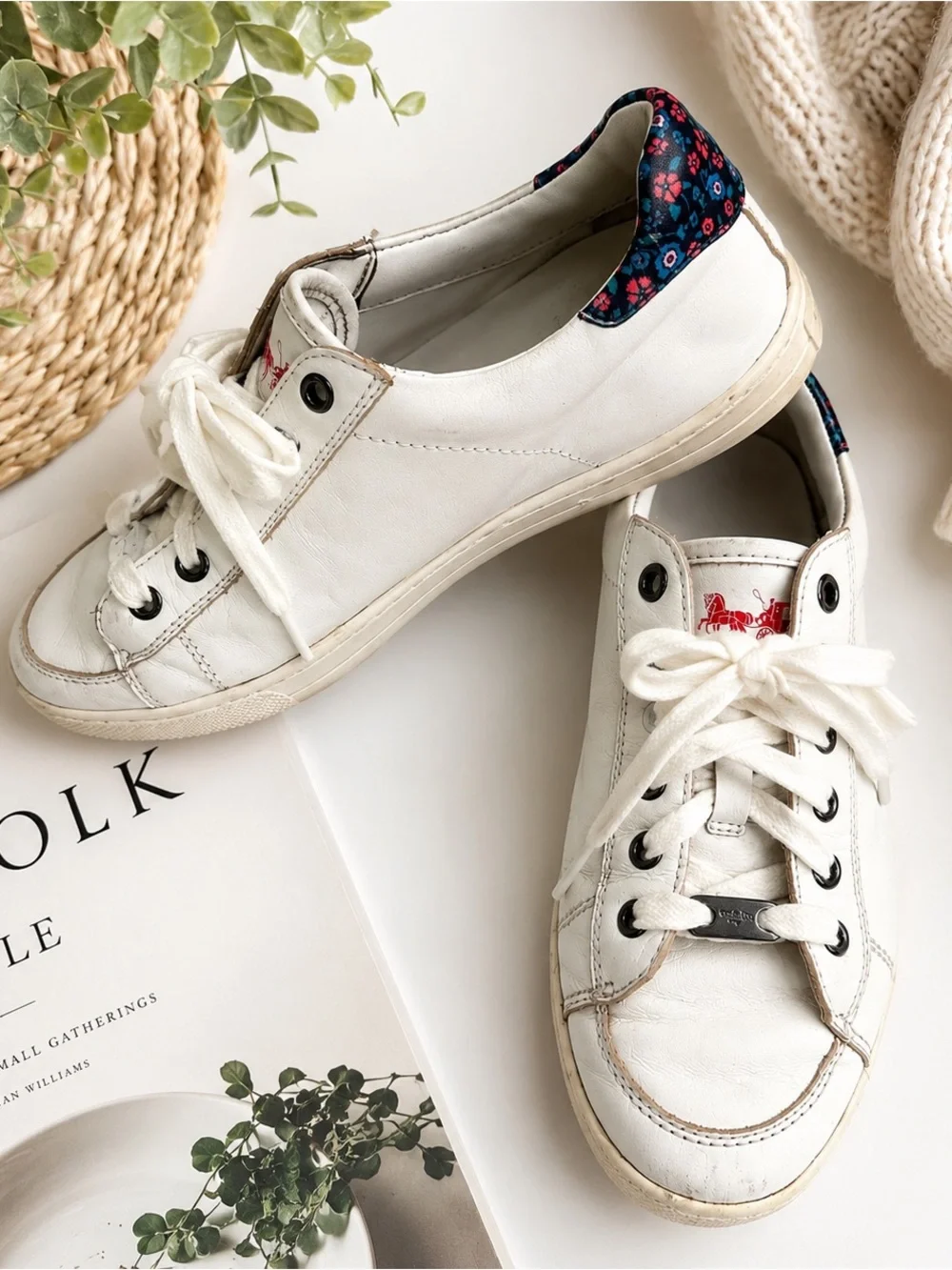 Women’s Coach New York White Leather Low Top Sneakers Floral Heel Lace Up 8.5